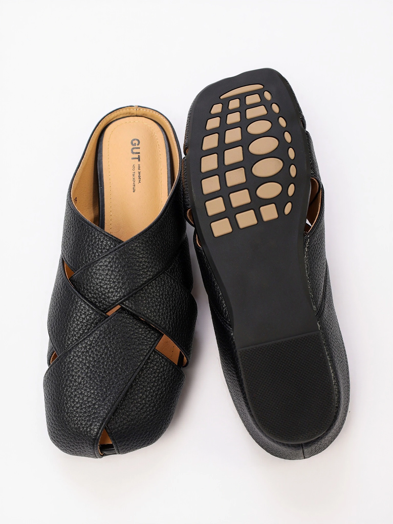 Сабо черного цвета на венском каблуке